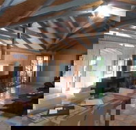 Treetops Accommodation Montville - ACT Tourism