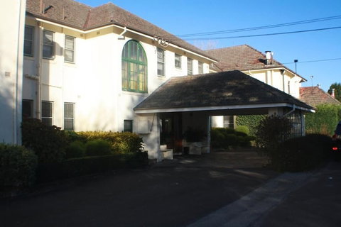 The Dormie House - On The Golf Course - ACT Tourism 0
