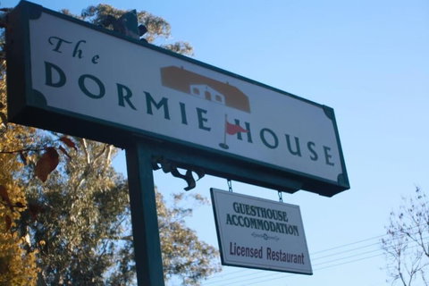 The Dormie House - On The Golf Course - ACT Tourism 4
