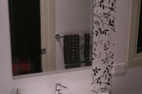 Towac Valley Cabins - ACT Tourism 7