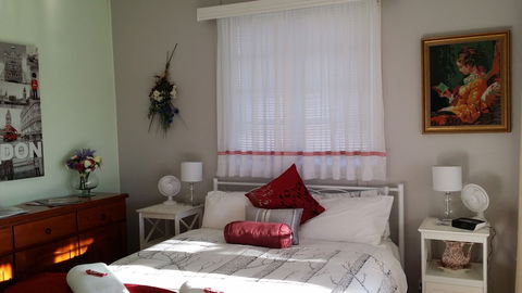 Andavine House Bed & Breakfast - ACT Tourism 0