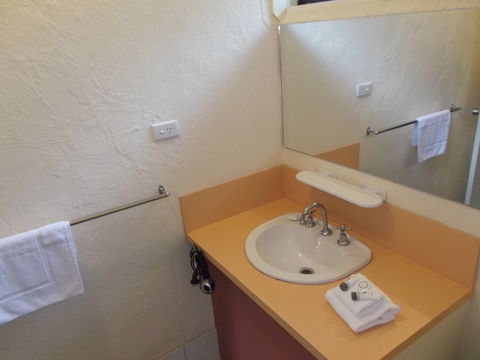 Harrietville Hotel Motel - ACT Tourism 4