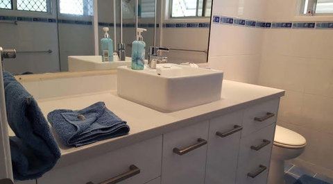 Beachside Bed & Breakfast - ACT Tourism 0