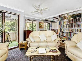 Wombats B & B Apartments - ACT Tourism 0