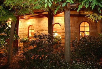 The Hermitage Motel - ACT Tourism 2