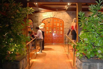 The Hermitage Motel - ACT Tourism 0