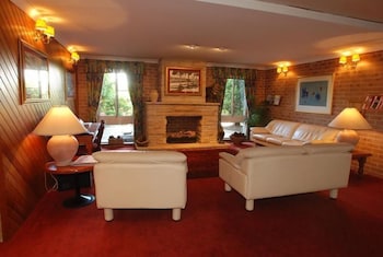 The Hermitage Motel - ACT Tourism 6