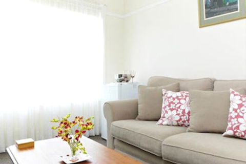 Austin Rise Bed And Breakfast - ACT Tourism 2