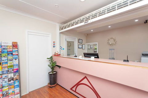 Engadine Motor Inn - ACT Tourism 3