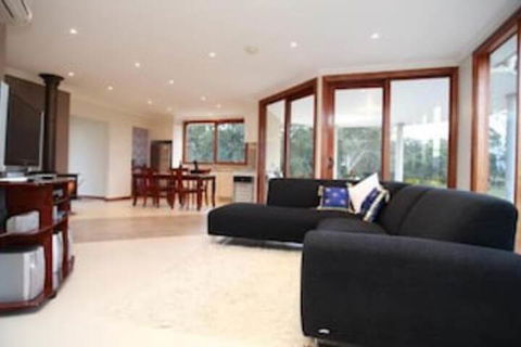 Aurora Cottages - ACT Tourism 5