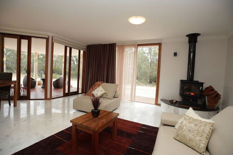 Aurora Cottages - ACT Tourism 4