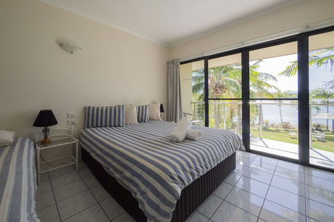 Hinchinbrook Marine Cove Resort - ACT Tourism 3