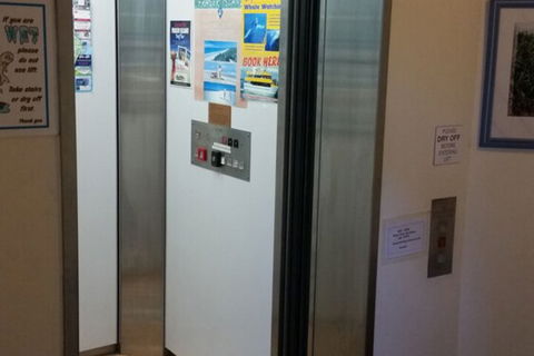 Alexander Beachfront Apartments - ACT Tourism 7