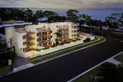 Alexander Beachfront Apartments - ACT Tourism 0