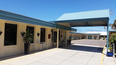 Ceduna East West Motel - ACT Tourism 0