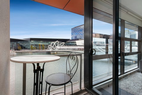 Waterfront Melbourne Apartments - ACT Tourism 6
