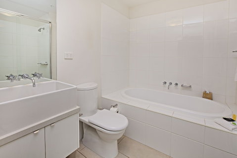 Waterfront Melbourne Apartments - ACT Tourism 3