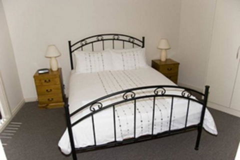 Cliff House Beachfront Villas - ACT Tourism 3