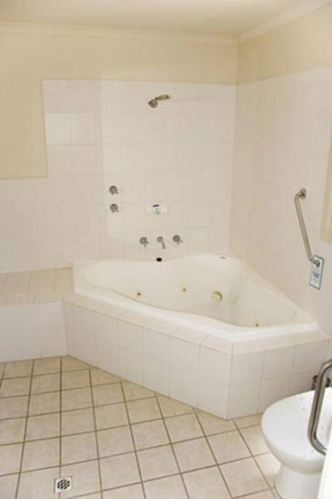 Cliff House Beachfront Villas - ACT Tourism 4