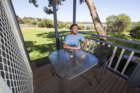 Lakeside Tourist Park - ACT Tourism 3