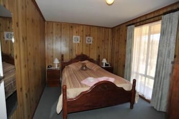 Clare Valley Cabins - ACT Tourism 4