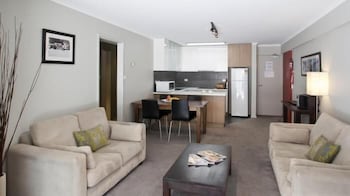 Altitude Apartments - ACT Tourism 5