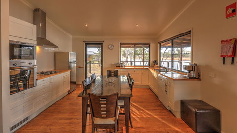 Sommerville Valley Tourist Park - ACT Tourism 4