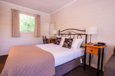 Yarra Gables - ACT Tourism 2