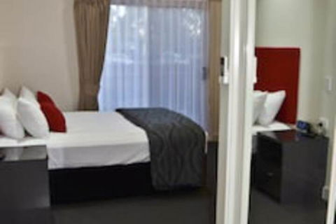 Swagsman Motel Miles - ACT Tourism 4