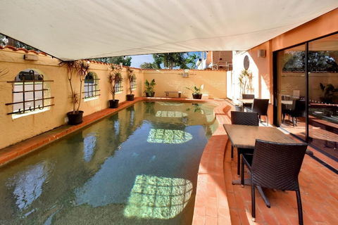 Adobe Motel - ACT Tourism 4