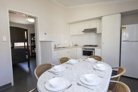Karrinyup Waters Resort - ACT Tourism 5