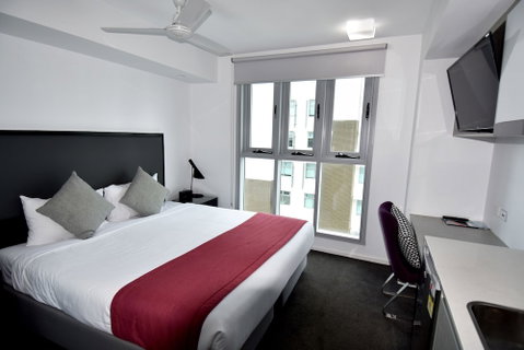 H On Mitchell Apartment Hotel - ACT Tourism 5