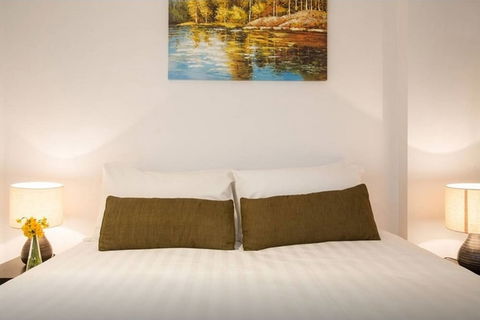 Anchor On Little Collins - Southern - ACT Tourism 4