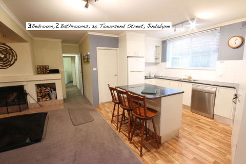 Full Circle Apartments - ACT Tourism 5