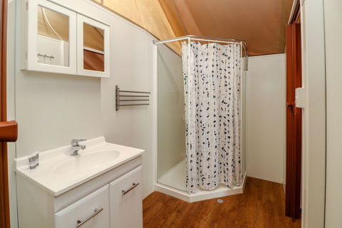 Amblin Holiday Park - ACT Tourism 3