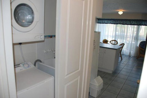 Jade Waters Holiday Apartments - ACT Tourism 2