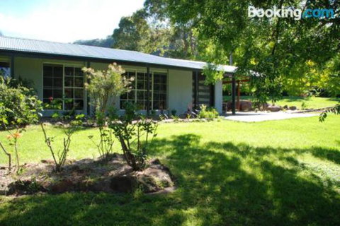 Whispers At Cedar Grove - ACT Tourism 6
