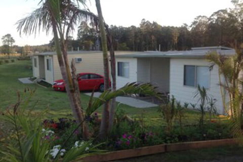 Australian Motor Homes Tourist Park - ACT Tourism 1