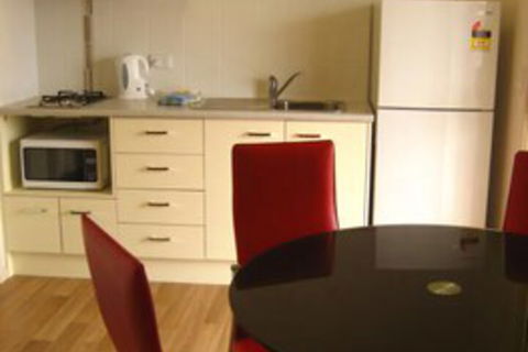 Australian Motor Homes Tourist Park - ACT Tourism 5
