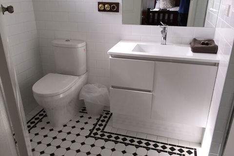 Corner Hotel Alexandra - ACT Tourism 2