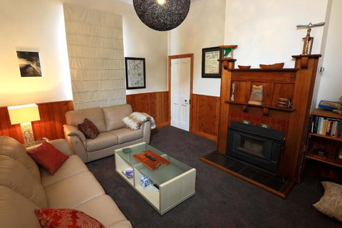 At The Beach & Not Quite At The Beach Holiday Cottages Stanley - ACT Tourism 2