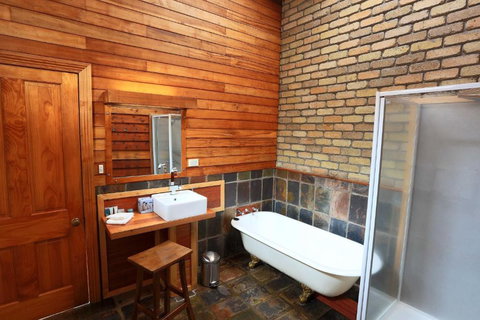 At The Beach & Not Quite At The Beach Holiday Cottages Stanley - ACT Tourism 3