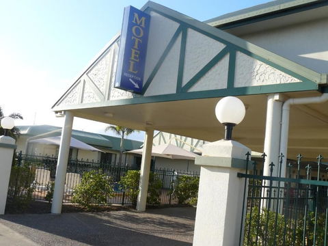 Carriers Arms Hotel - ACT Tourism 2