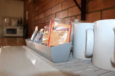 Avocado Motor Inn - ACT Tourism 3