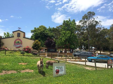 Sherwood Park Orchard Bakery Cafe - ACT Tourism 0