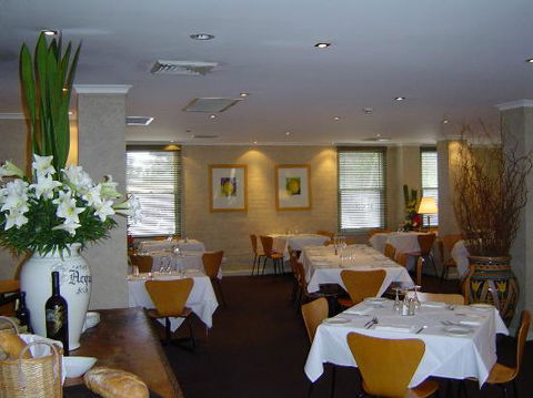 Enzo Italian Restaurant - ACT Tourism 0