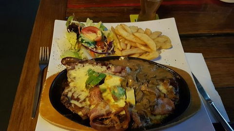 Boots Bar - ACT Tourism 0