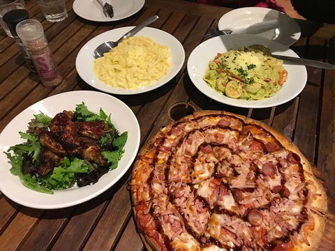 Emerald Beach Pizza & Pasta - ACT Tourism 0