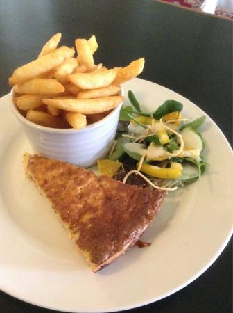 Betty's On Broadway - ACT Tourism 0