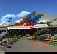 Log Cabin Pizza - ACT Tourism